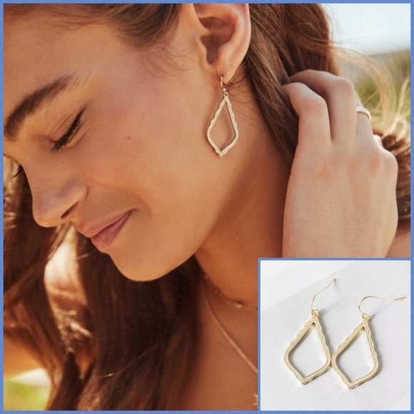 ✂️KENDRA SCOTT Sophia Gold Drop Earrings - Picture 2 of 11